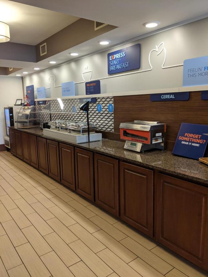 Holiday Inn Express Cedar Rapids - Collins Road By Ihg Luaran gambar