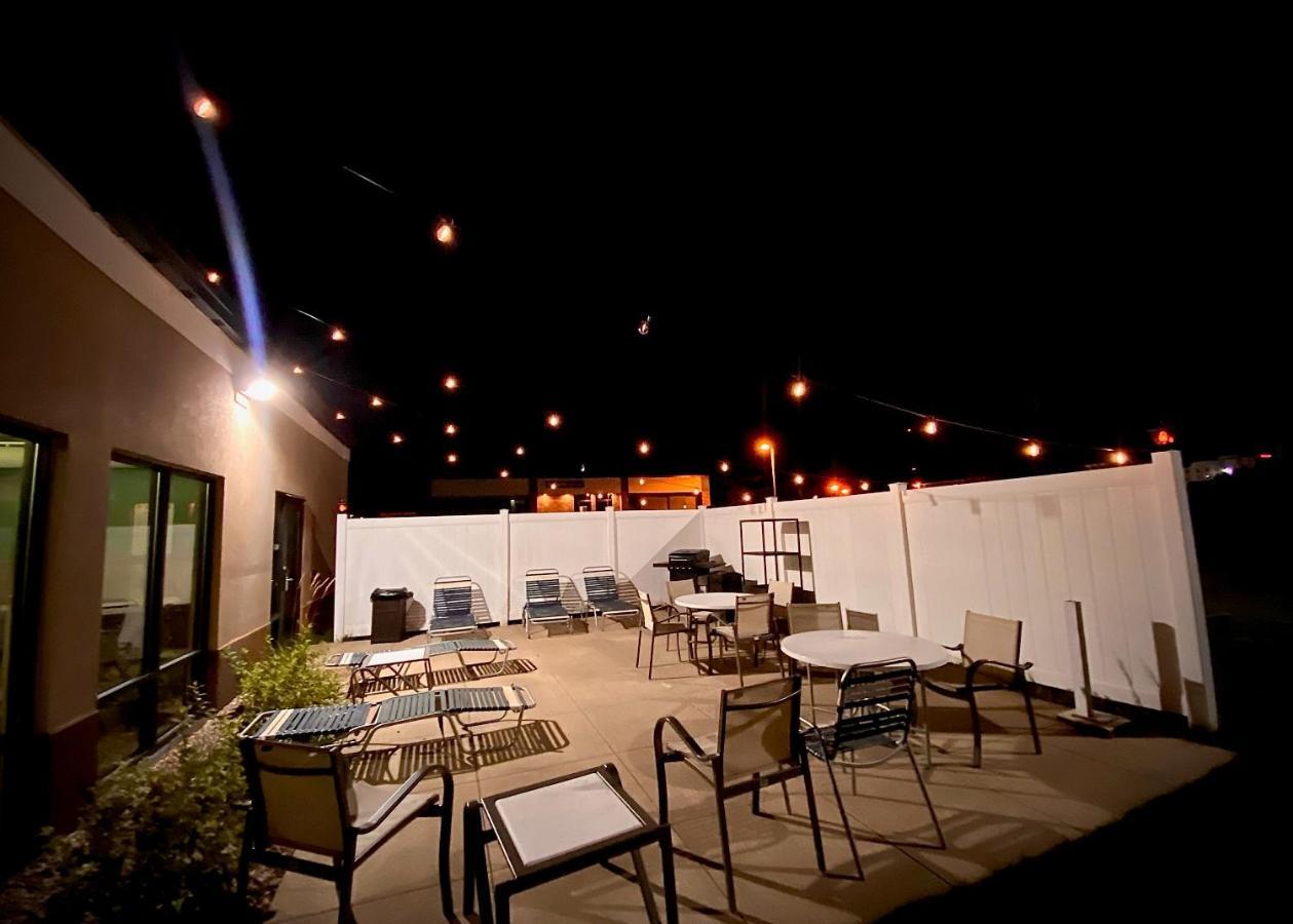 Holiday Inn Express Cedar Rapids - Collins Road By Ihg Luaran gambar