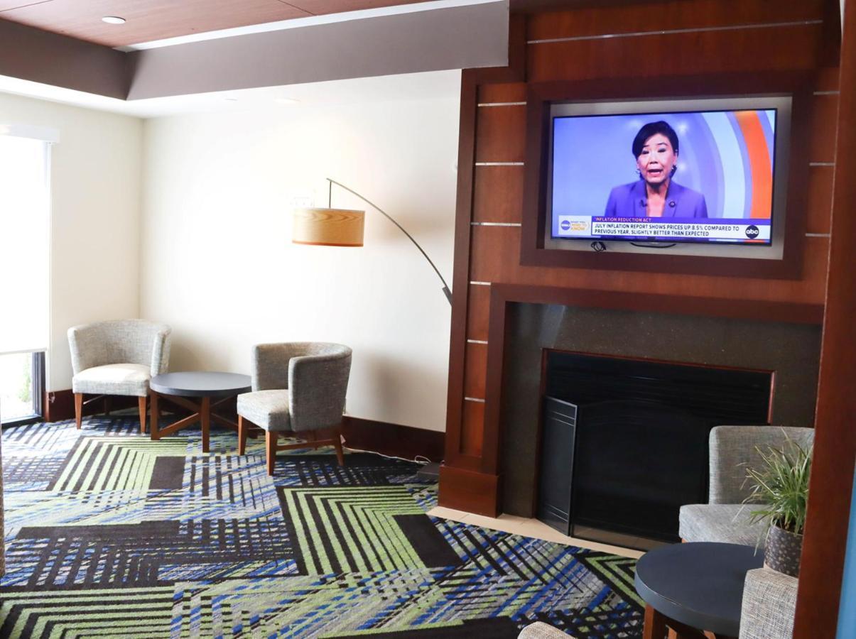 Holiday Inn Express Cedar Rapids - Collins Road By Ihg Luaran gambar