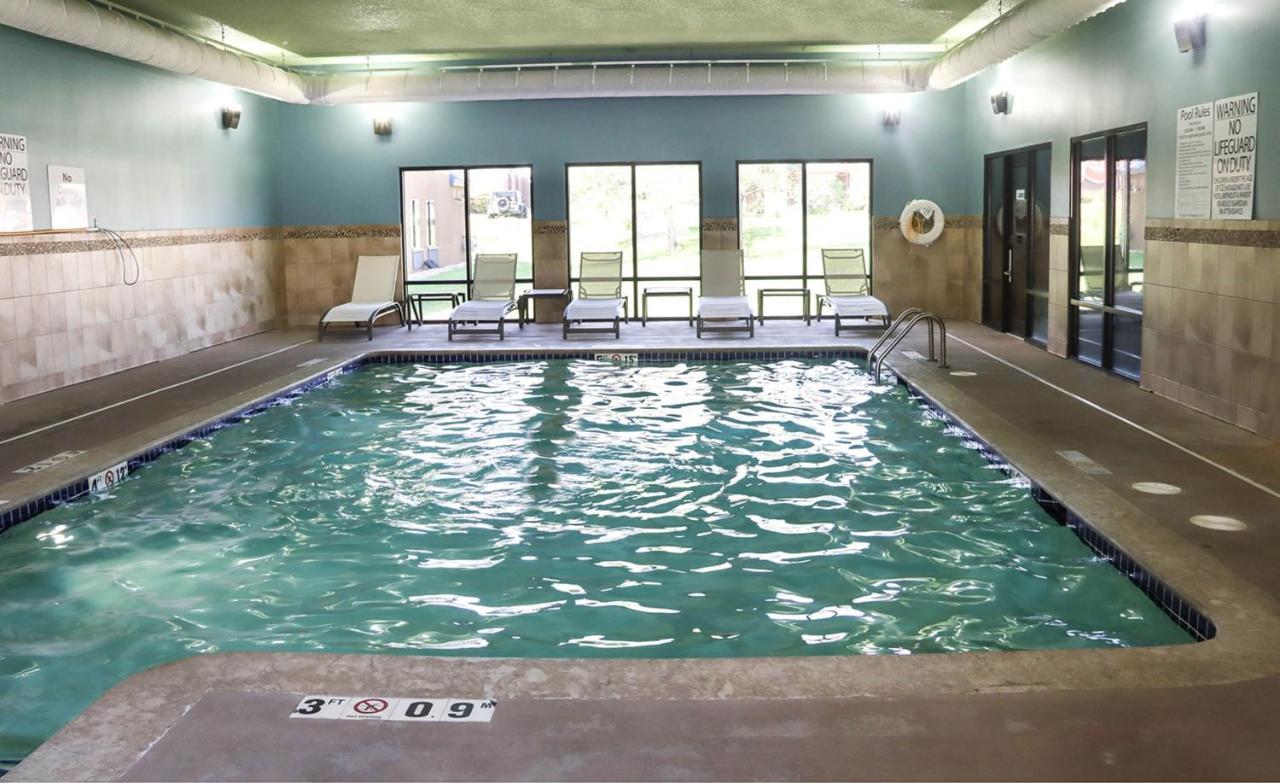 Holiday Inn Express Cedar Rapids - Collins Road By Ihg Luaran gambar